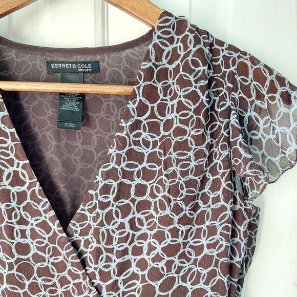 Kenneth Cole 100% Silk Chain Crossover V-Neck Blouse w/ Butterfly Sleeves Sz 2 - Picture 3 of 9